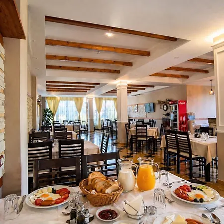 Hotel Megi