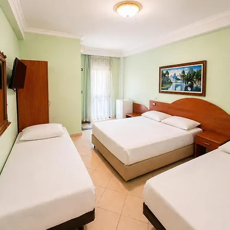 Hotel Megi 3*