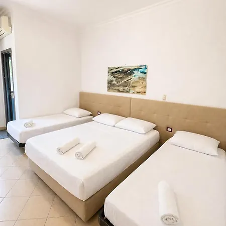 Megi Hotel Golem (Tirana)