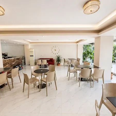 Megi Hotel 3*
